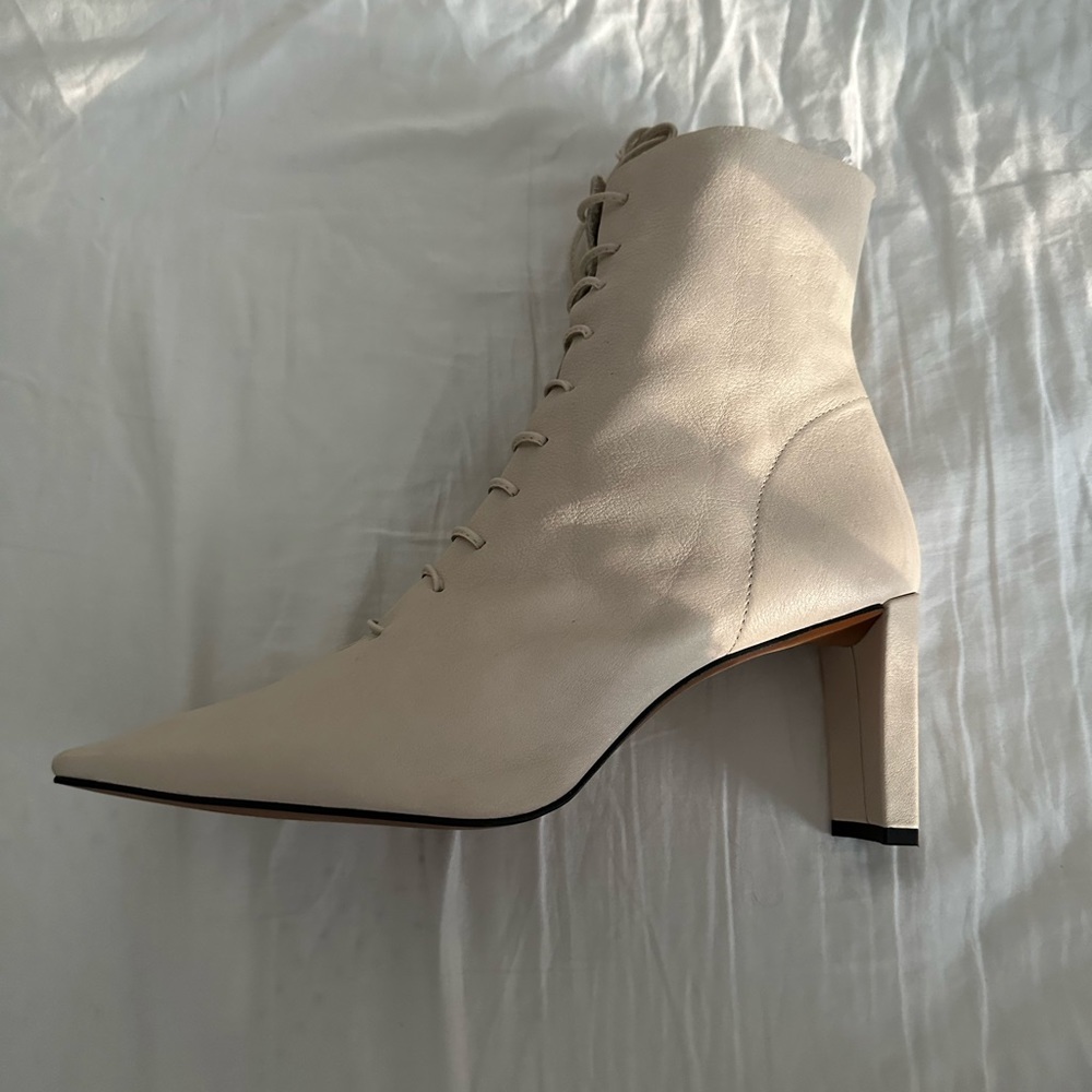 NWOT White lace up ankle booties